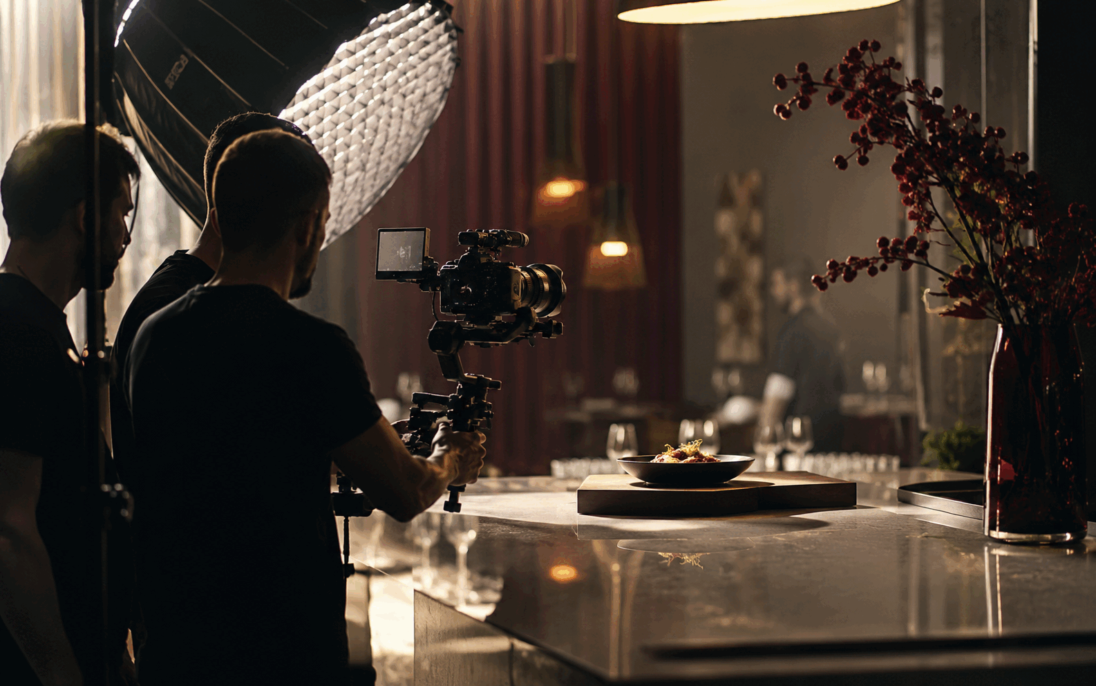 Gimbal ve profesyonel ışıklarla reklam filmi çekimi